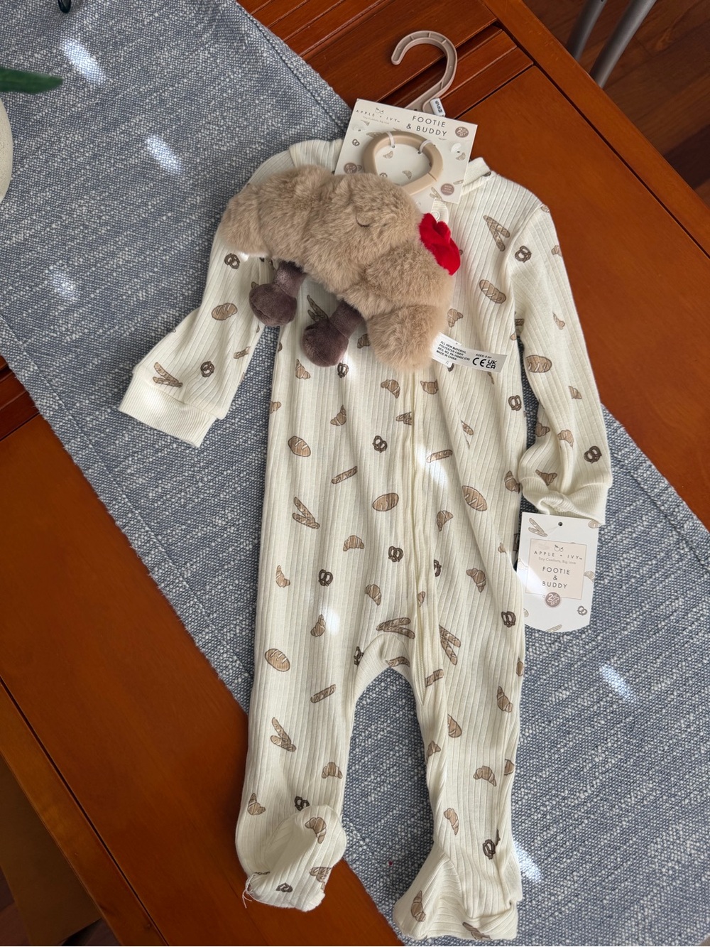 6/9months baby pajamas with Cute croissant with French and jelly cat vibes new